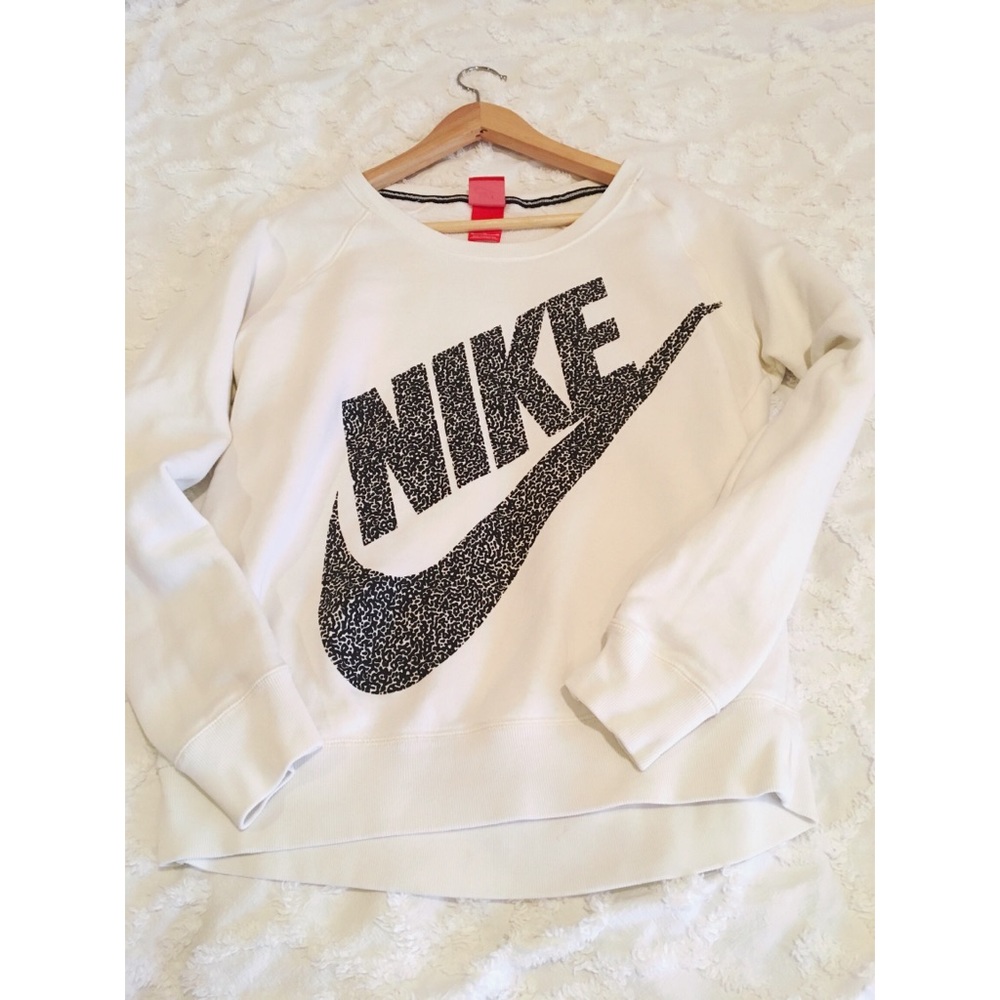 SOLD ❌{ Nike} Crewneck Sweater
